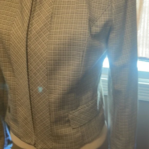 Like New! - Picture 4 of 4